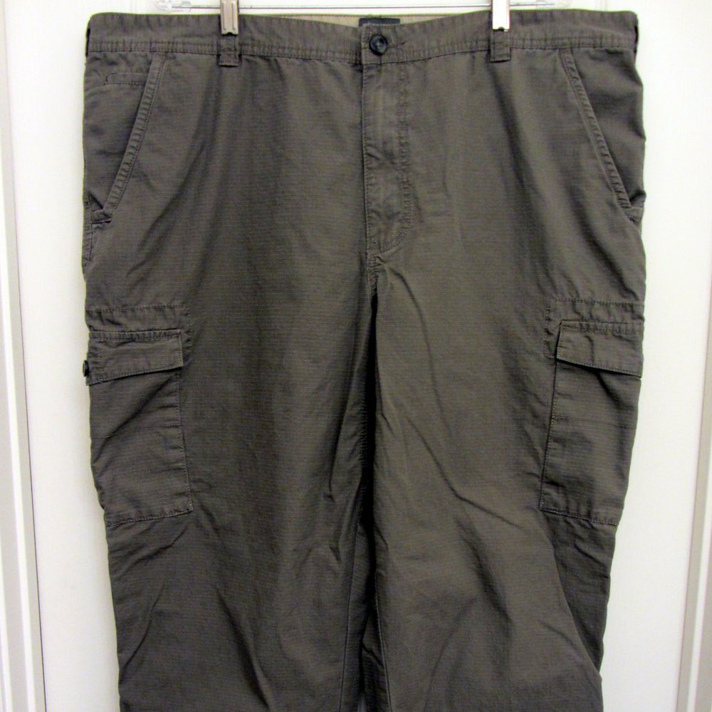 Cabela's Rip Stop Cargo Pants. Size 44/30.